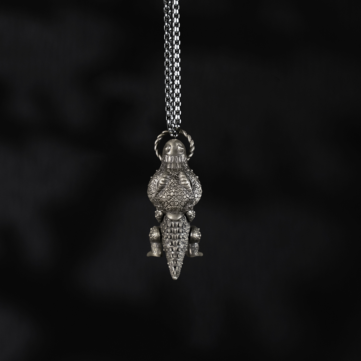 S925 Silver Artistic Crocodile Retro Pendant with Moveable Limbs and Biteable Mouth